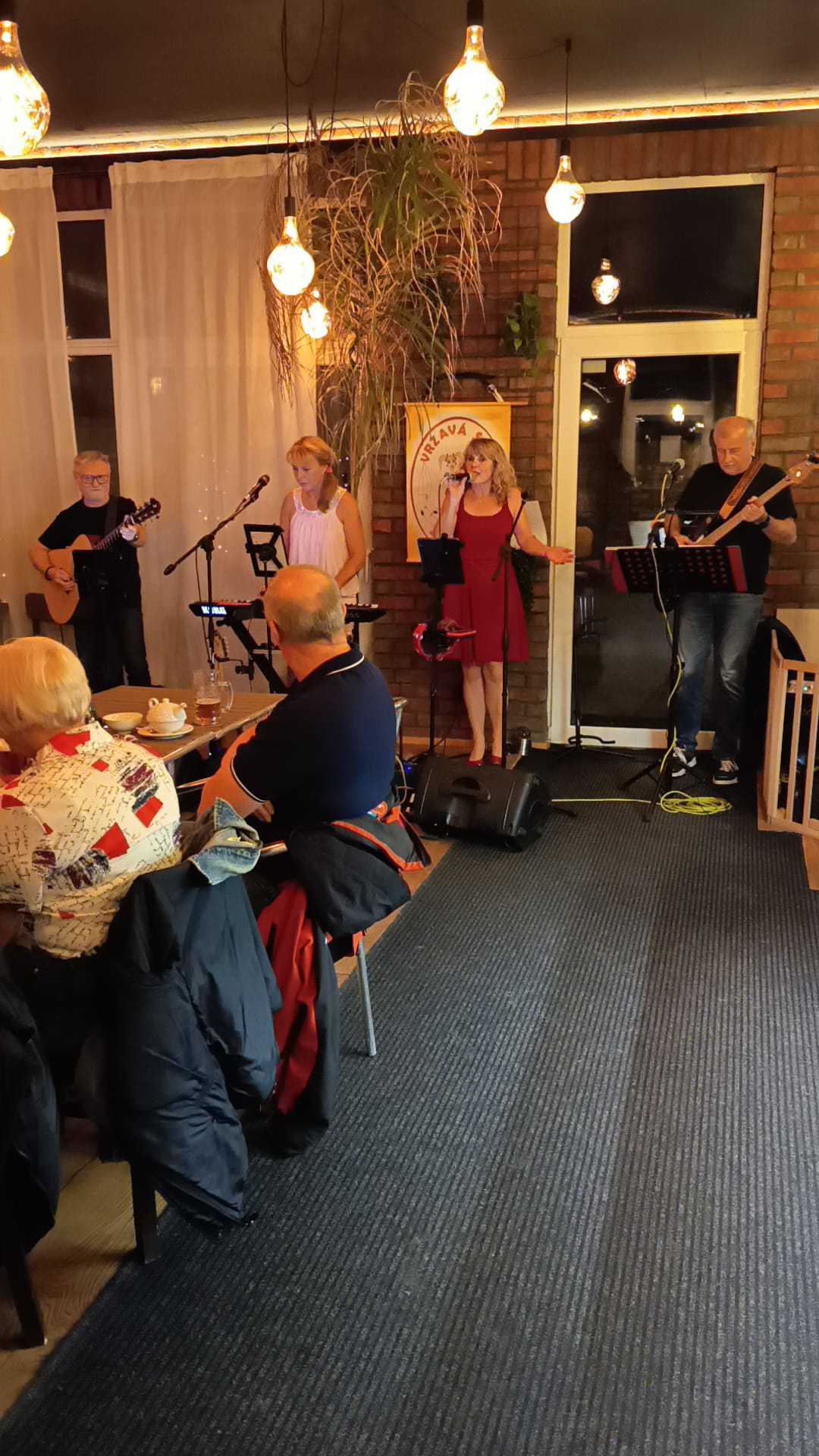 VRZAVÁ SUZY -Kavárna Palm-Café ve Veltrubech 22.11.2025