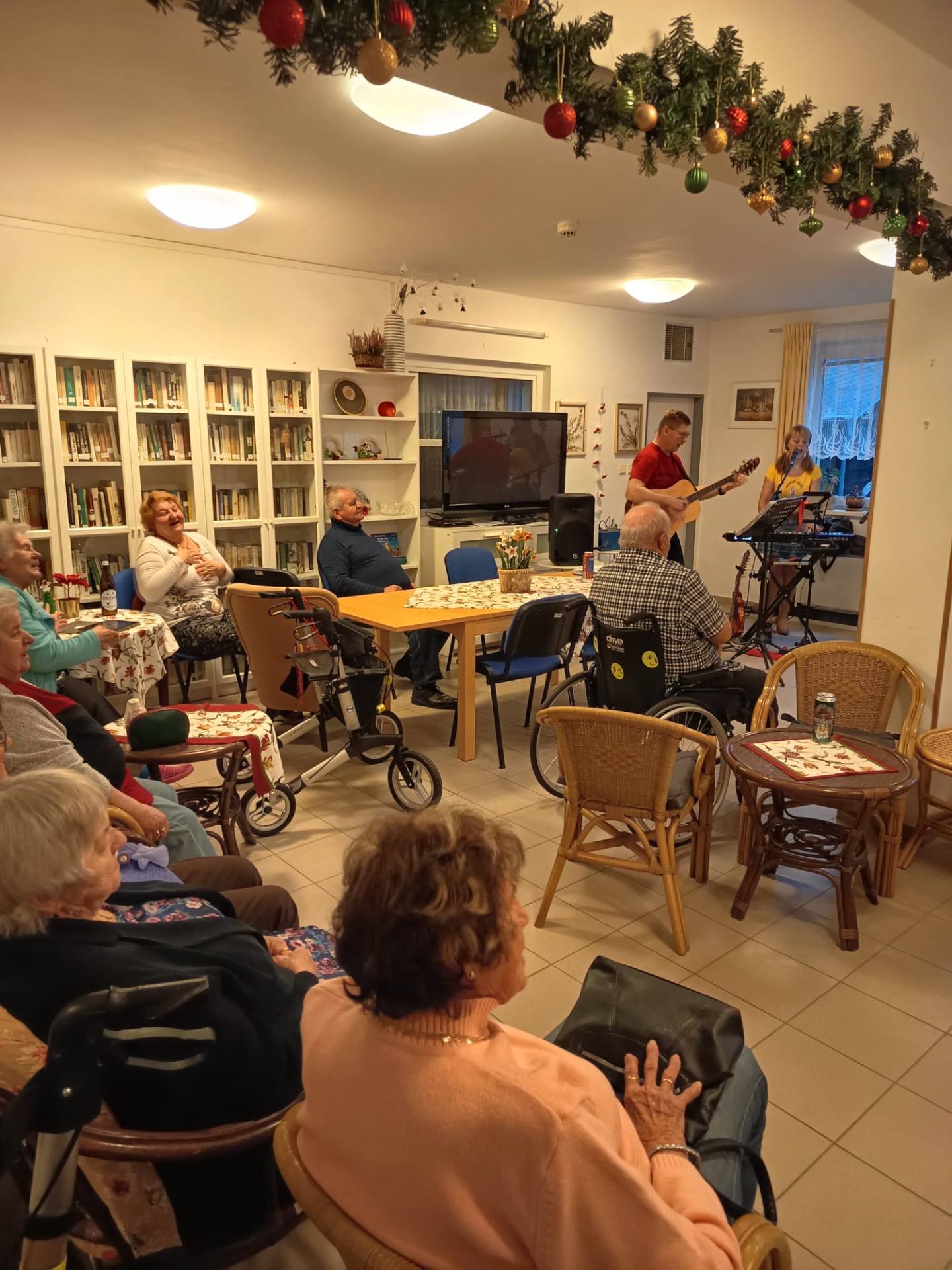 VRZAVÁ SUZY - koncerty pro seniory, Veleliby a poslední Stará Boleslav.