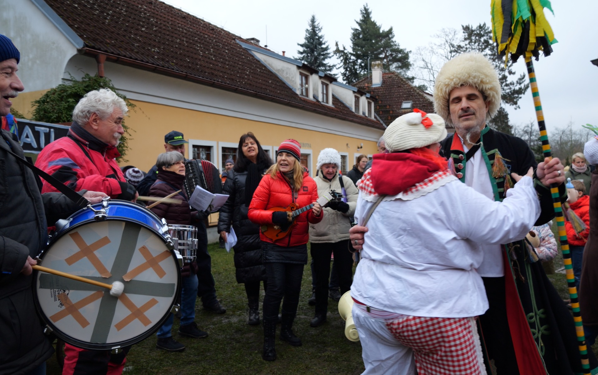 8.2. 2026 Masopust v Dolních Počernicích, VRZAVÁ SUZY + ZPÍVÁNKY